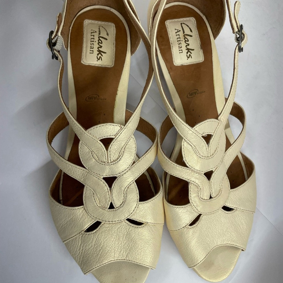 Clarks Cream Women's Wedge Sandals - Picture 4 of 6